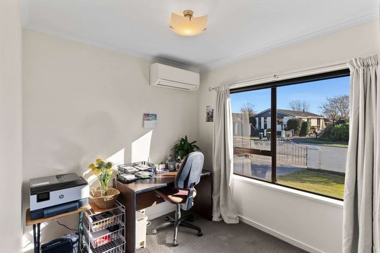 Photo of property in 5 Jacaranda Place, Parklands, Christchurch, 8083