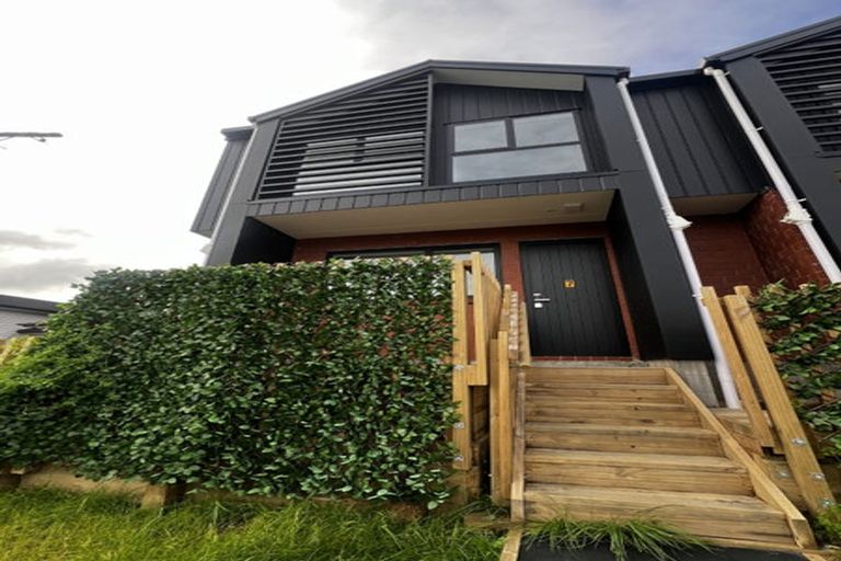 Photo of property in 7/233 Great North Road, Henderson, Auckland, 0612