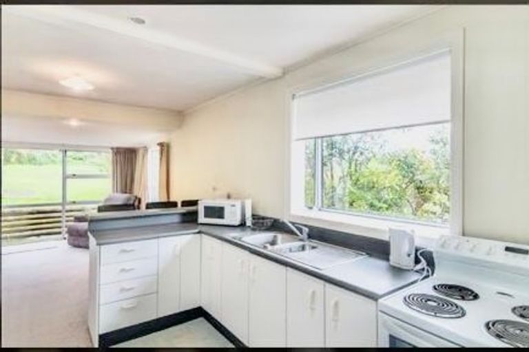 Photo of property in 1 Wakefield Terrace, Tawa, Wellington, 5028