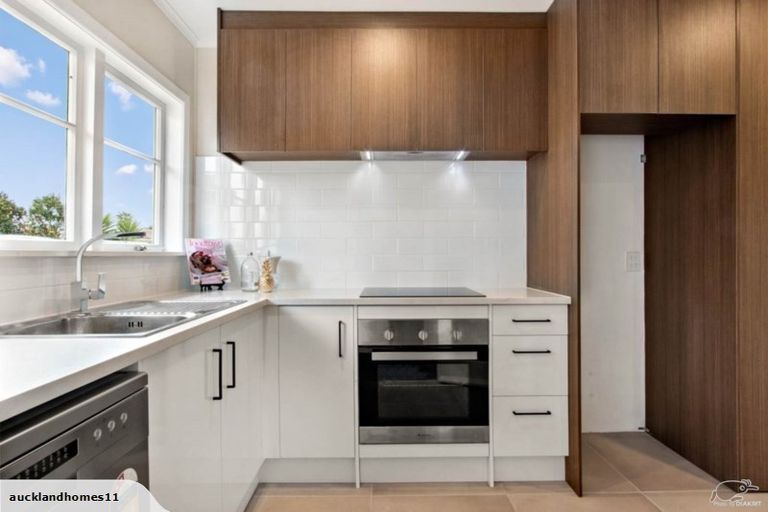 Photo of property in 6b Mckean Avenue, Manurewa, Auckland, 2102