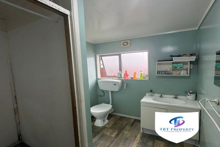 Photo of property in 696 Massey Road, Mangere, Auckland, 2022