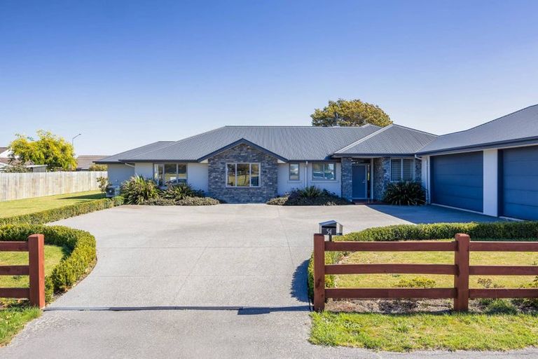 Photo of property in 54 Steadman Road, Broomfield, Christchurch, 8042