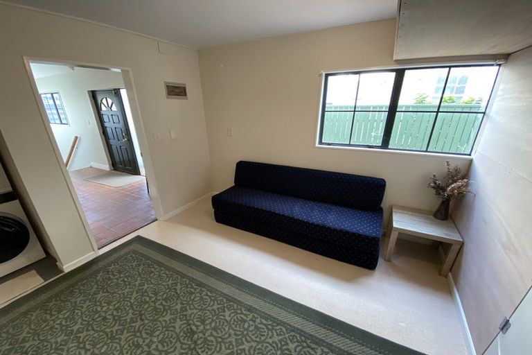 Photo of property in 16j Hobson Street, Thorndon, Wellington, 6011