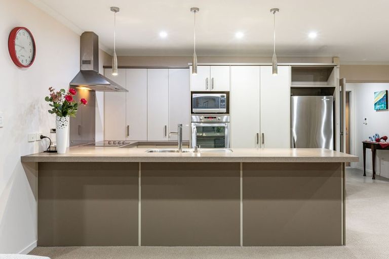 Photo of property in 19 Tongariro Drive, Aotea, Porirua, 5024