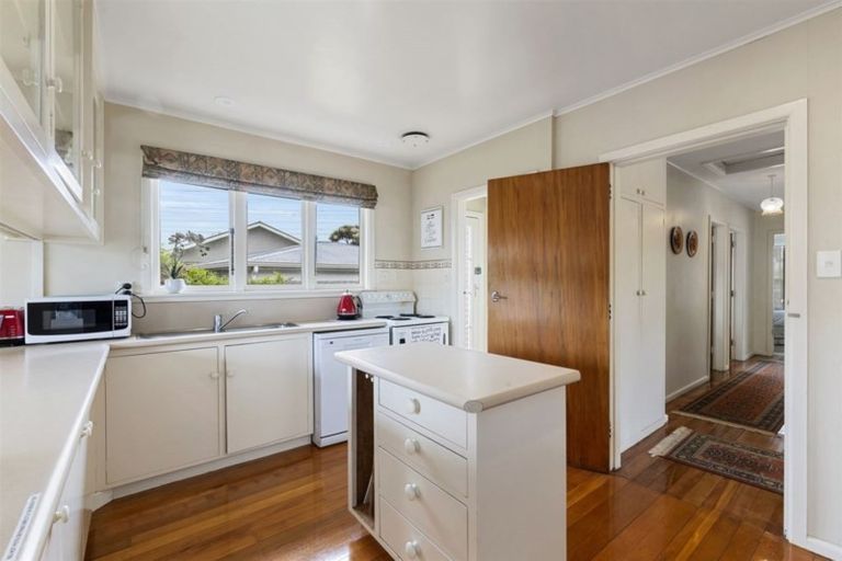 Photo of property in 4 Kingsgate Place, Burnside, Christchurch, 8053