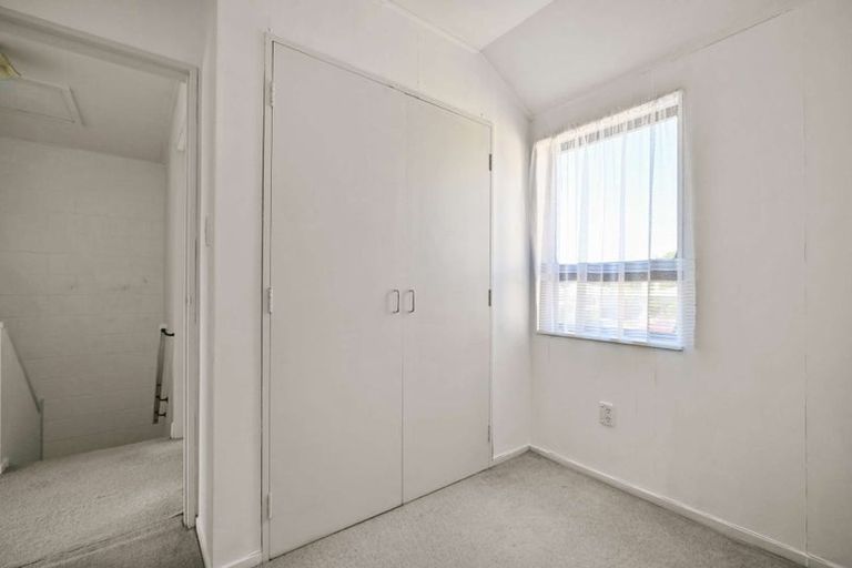 Photo of property in 2/2 Whitehead Road, Hastings, 4122