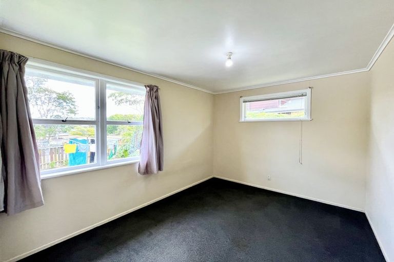 Photo of property in 1/6 Sunhaven Avenue, Glenfield, Auckland, 0629