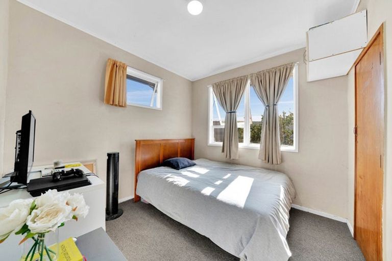 Photo of property in 78 Raglan Street, Mangere East, Auckland, 2024