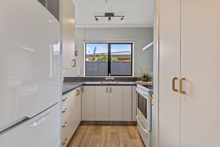 Photo of property in 1 Mangorei Road, Merrilands, New Plymouth, 4312