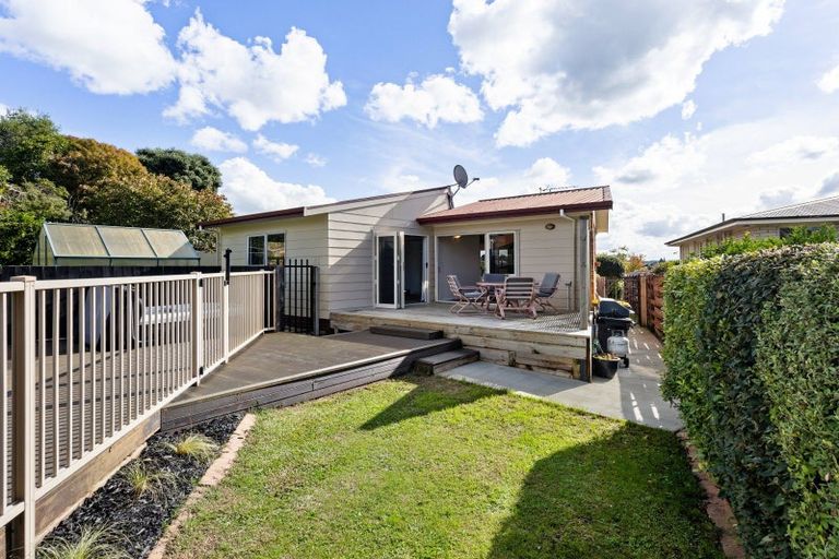 Photo of property in 8 Magenta Place, Dinsdale, Hamilton, 3204