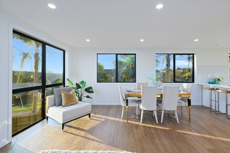 Photo of property in 18 Hercules Drive, Henderson, Auckland, 0612