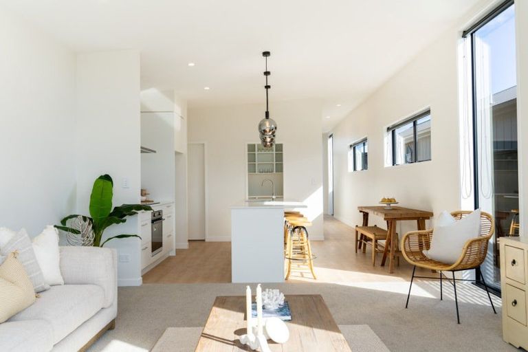 Photo of property in 43 Hinaki Street, Poike, Tauranga, 3112