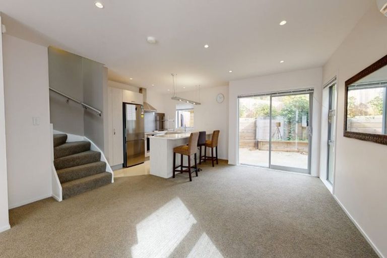 Photo of property in 61u8 Black Rock Road, Newlands, Wellington, 6037