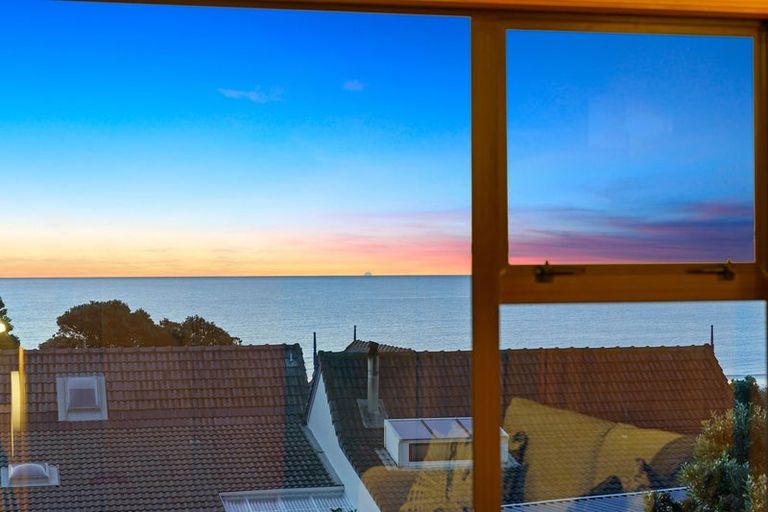 Photo of property in 11 Waiheke Street, Waikanae Beach, Waikanae, 5036