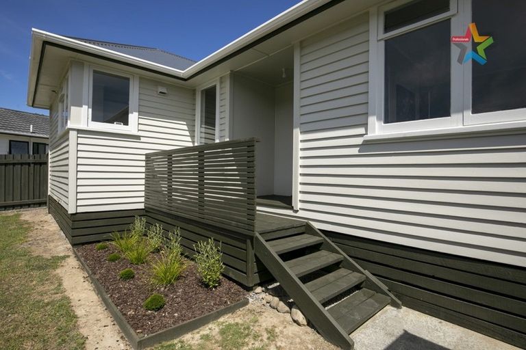 Photo of property in 17 Grimsby Grove, Wainuiomata, Lower Hutt, 5014