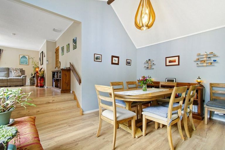 Photo of property in 52 Peterhouse Street, Tawa, Wellington, 5028