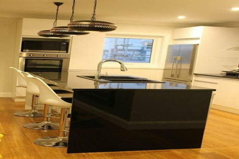Photo of property in 11 Madeira Close, Whitby, Porirua, 5024