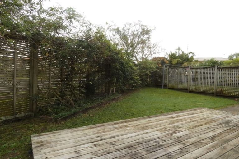 Photo of property in 27 Marinich Drive South, Ranui, Auckland, 0612