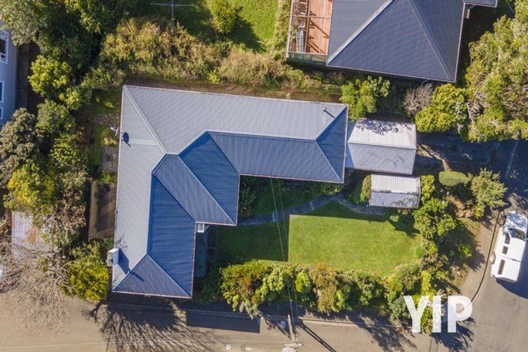 Photo of property in 10 Turville Crescent, Newlands, Wellington, 6037