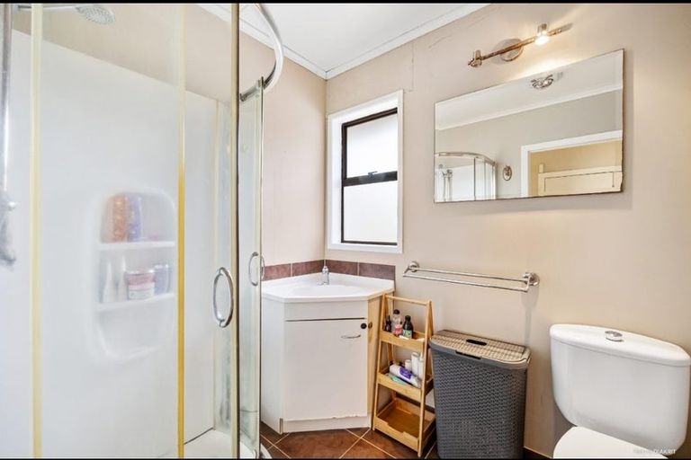 Photo of property in 17 Amberley Avenue, Te Atatu South, Auckland, 0610