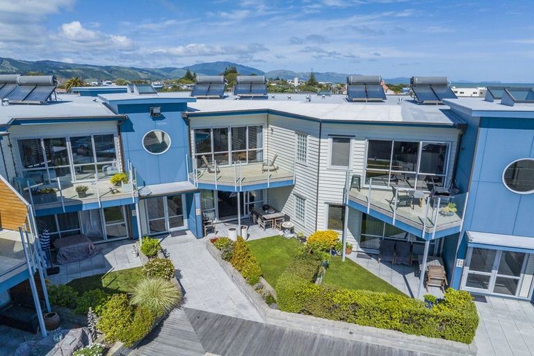 Photo of property in 10/4u Seaview Road, Paraparaumu Beach, Paraparaumu, 5032