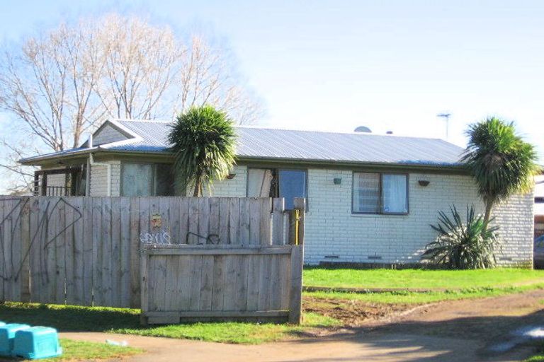 Photo of property in 20 Pukeroa Place, Papakura, 2110