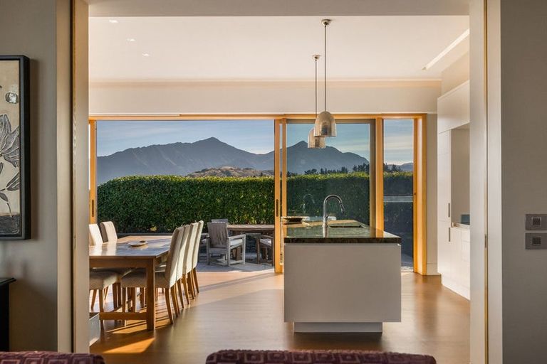 Photo of property in 10 Bluff View Terrace, Drift Bay, Queenstown, 9371