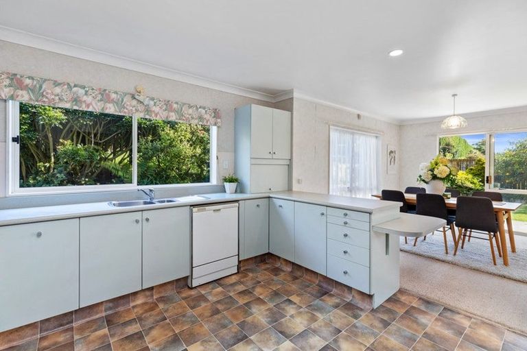 Photo of property in 92 Russley Drive, Mount Maunganui, 3116