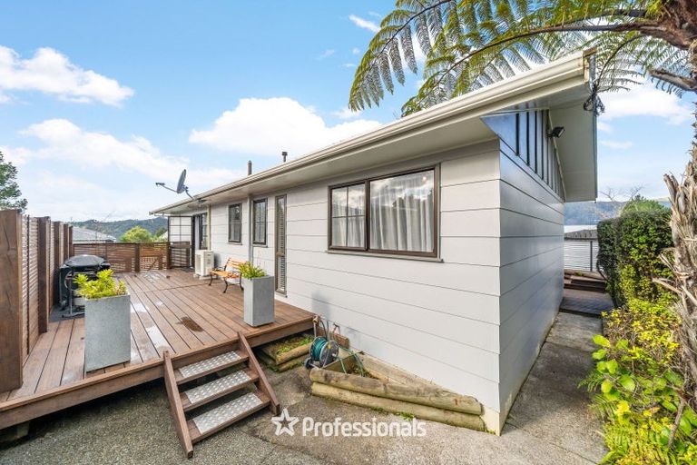 Photo of property in 33 Fenchurch Grove, Stokes Valley, Lower Hutt, 5019