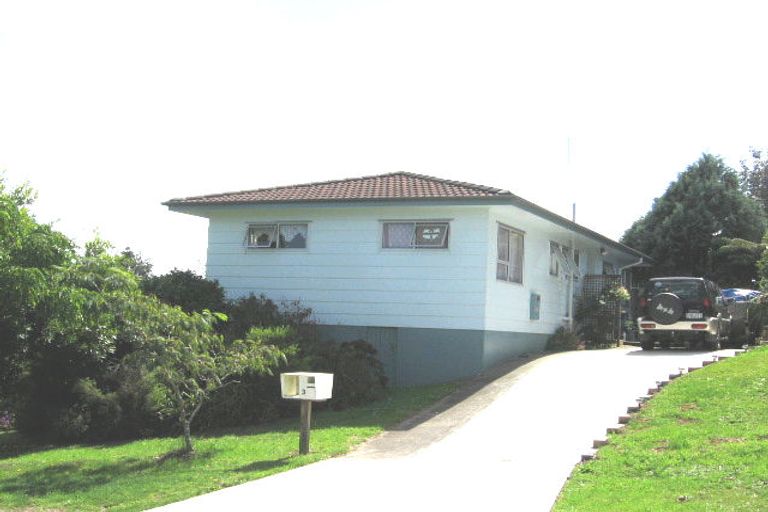 Photo of property in 3 Jarrah Place, Massey, Auckland, 0614
