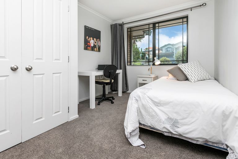 Photo of property in 11 San Pedro Place, Henderson, Auckland, 0612