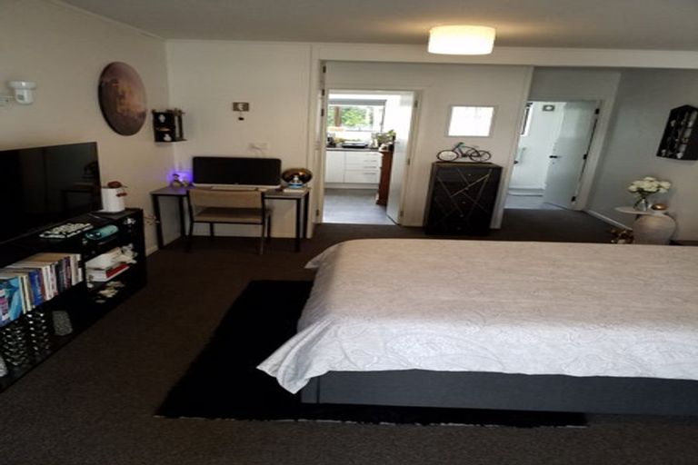 Photo of property in 135 Victoria Street, Cambridge, 3434