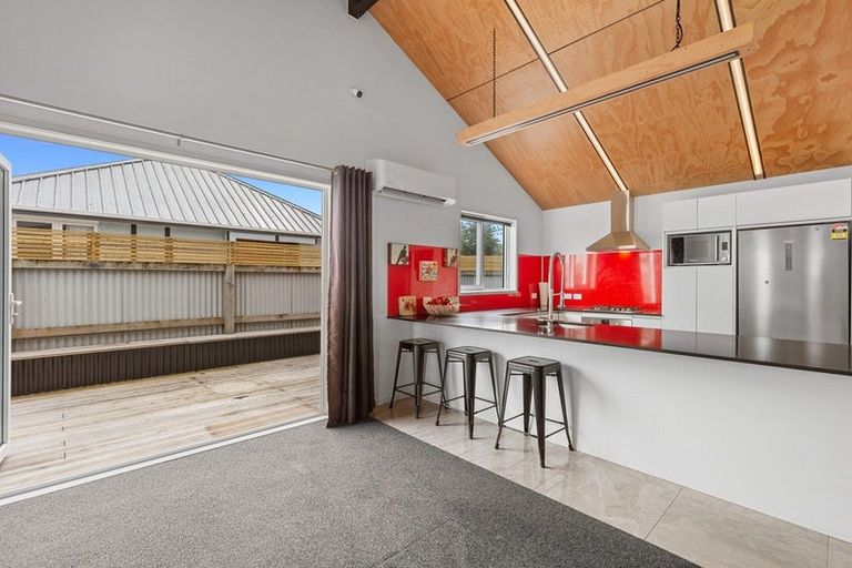 Photo of property in 571 Queen Street East, Levin, 5510