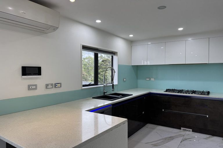 Photo of property in 276a Sturges Road, Henderson, Auckland, 0612
