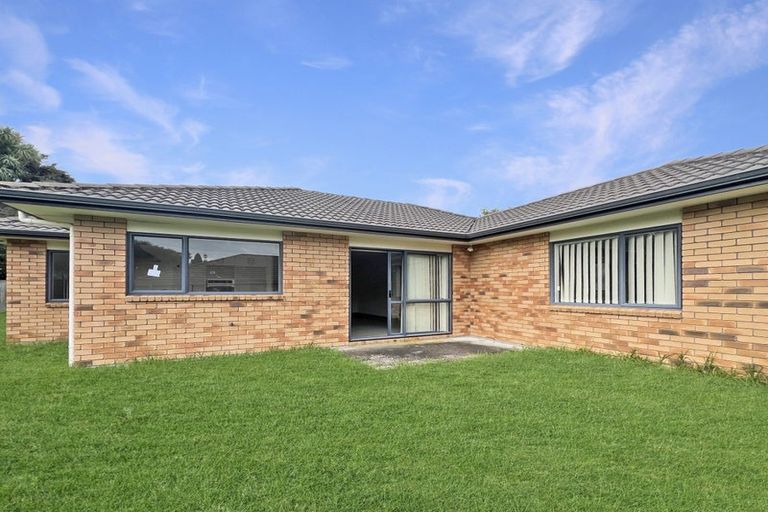 Photo of property in 16 Puketi Lane, Waiuku, 2123