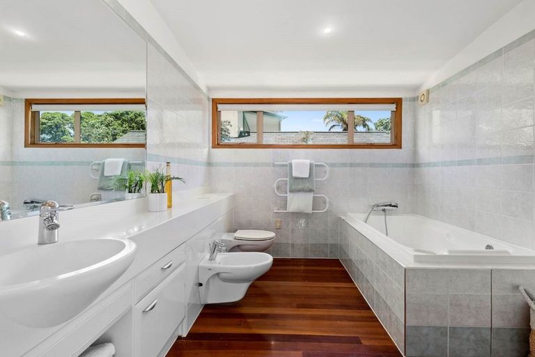 Photo of property in 5 Gilberd Place, Torbay, Auckland, 0630