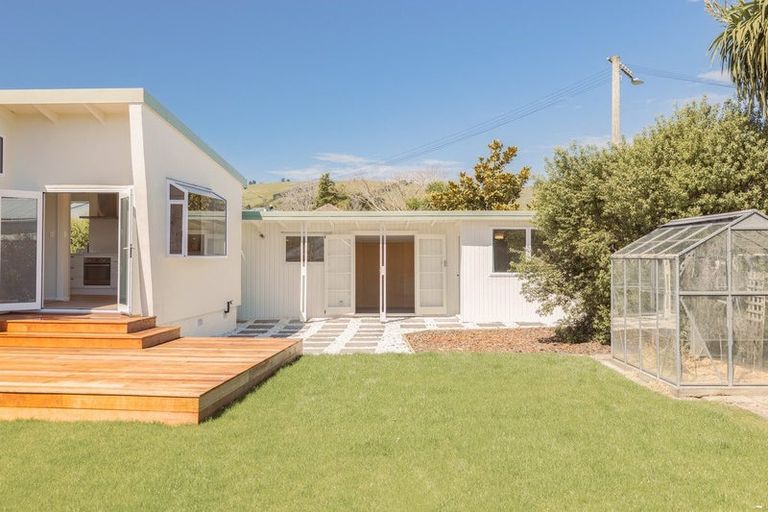 Photo of property in 20 Derrett Place, Saint Martins, Christchurch, 8022