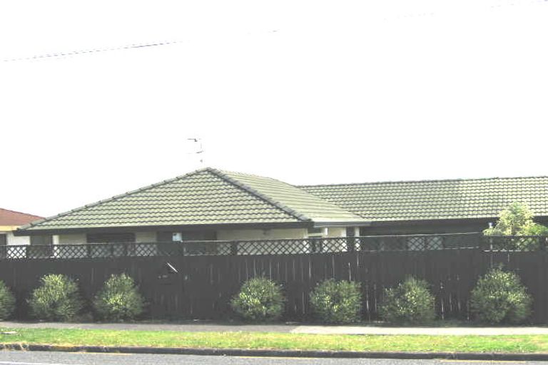 Photo of property in 1/77 Hutchinson Avenue, New Lynn, Auckland, 0600