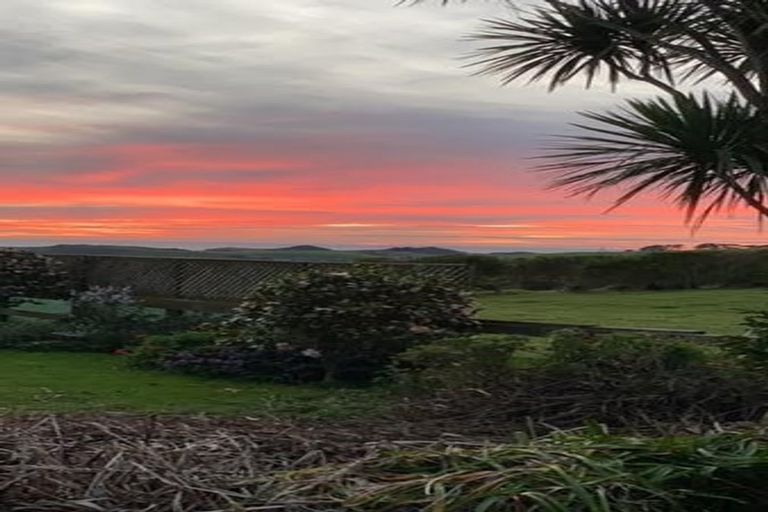 Photo of property in 286 Rehutai Road, Baylys Beach, Dargaville, 0377