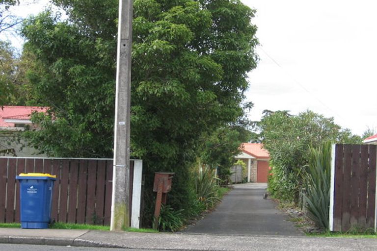 Photo of property in 723c Te Atatu Road, Te Atatu Peninsula, Auckland, 0610