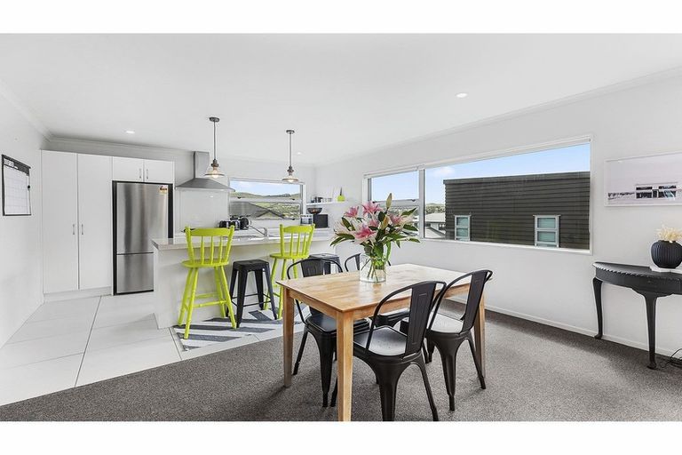 Photo of property in 19 Cresswell Place, Johnsonville, Wellington, 6037