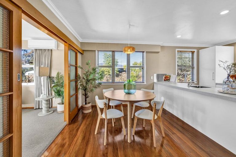 Photo of property in 211 Frankley Road, Frankleigh Park, New Plymouth, 4310