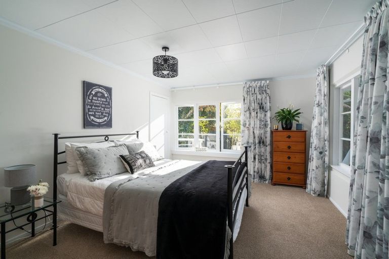 Photo of property in 17 Chesham Avenue, Waipahihi, Taupo, 3330