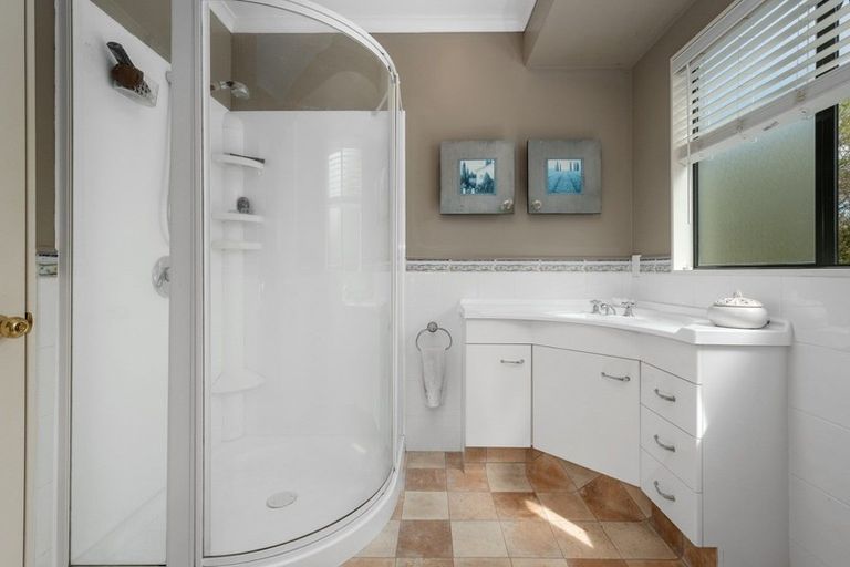 Photo of property in 35 Mahonia Place, Pyes Pa, Tauranga, 3112