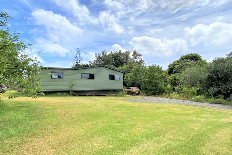 Photo of property in 1 Glenbervie Crescent, Massey, Auckland, 0614