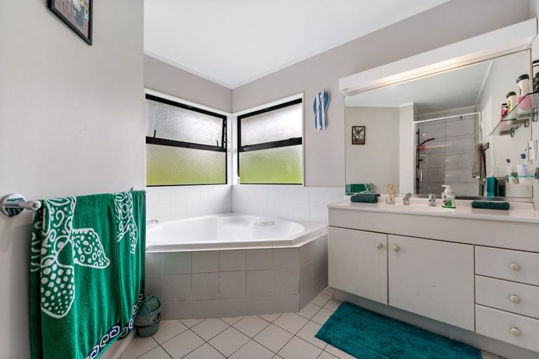 Photo of property in 27 Sturm Avenue, Massey, Auckland, 0614
