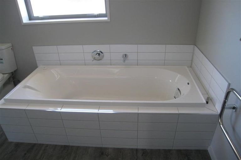 Photo of property in 92 Beaumont Drive, Rolleston, 7614