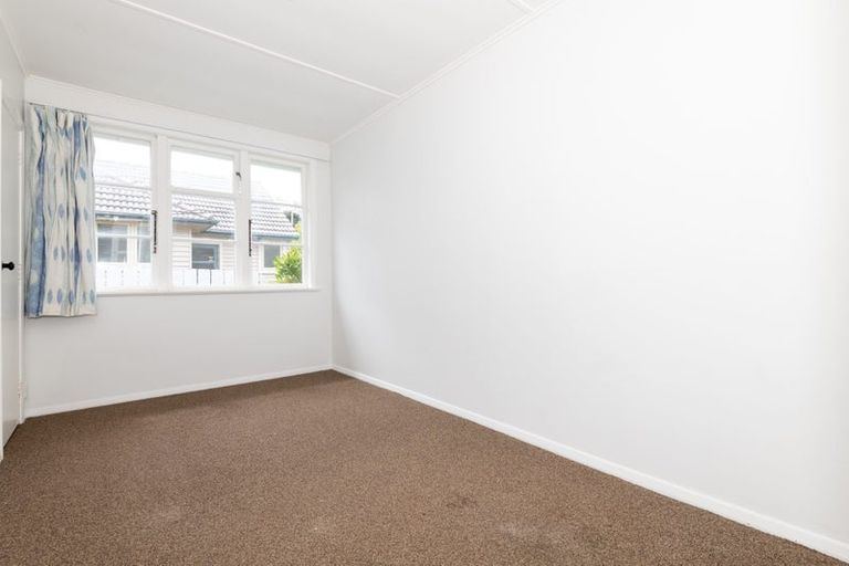 Photo of property in 313 Oxford Terrace, Avalon, Lower Hutt, 5011