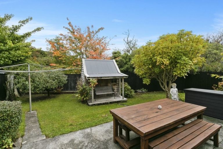 Photo of property in 14 Lees Grove, Wainuiomata, Lower Hutt, 5014