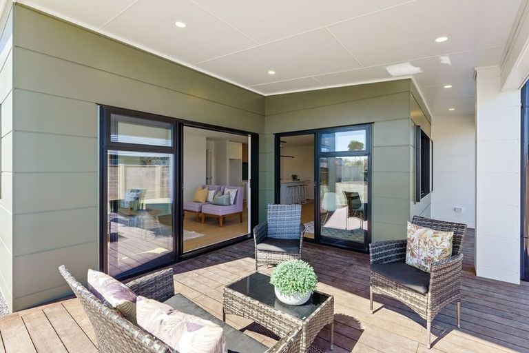 Photo of property in 166 Karuhiruhi Street, Waikanae, 5036